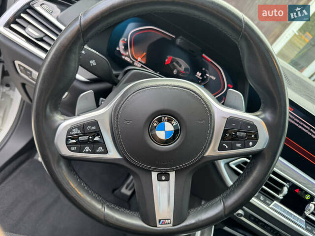 Белый БМВ X7, объемом двигателя 3 л и пробегом 75 тыс. км за 74000 $, фото 51 на Automoto.ua