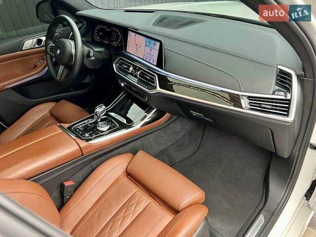 Белый БМВ X7, объемом двигателя 4.39 л и пробегом 68 тыс. км за 72900 $, фото 72 на Automoto.ua