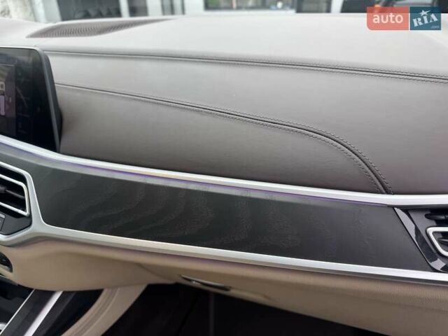 Белый БМВ X7, объемом двигателя 2.99 л и пробегом 98 тыс. км за 79000 $, фото 102 на Automoto.ua