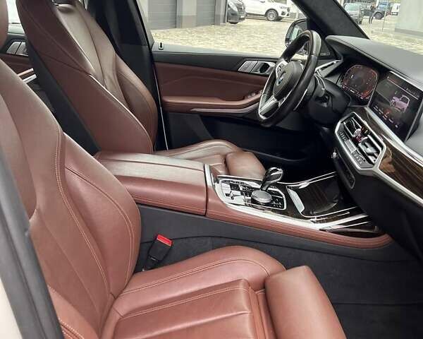 Белый БМВ X7, объемом двигателя 2.99 л и пробегом 99 тыс. км за 71999 $, фото 34 на Automoto.ua