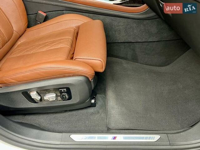 Белый БМВ X7, объемом двигателя 4.39 л и пробегом 68 тыс. км за 68900 $, фото 65 на Automoto.ua