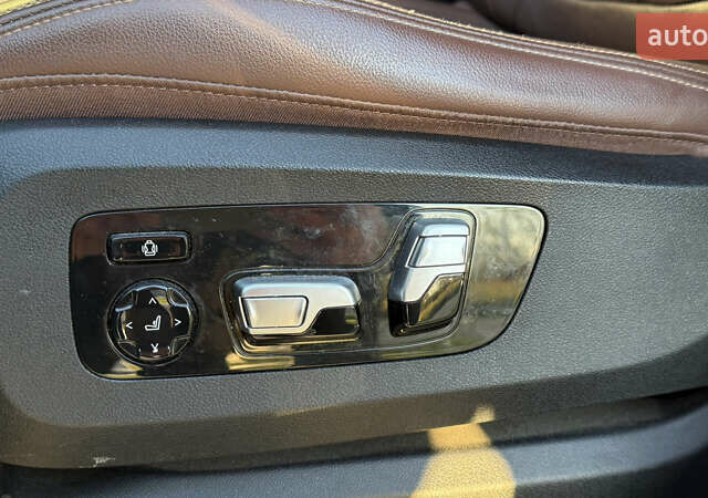 Белый БМВ X7, объемом двигателя 3 л и пробегом 126 тыс. км за 54000 $, фото 15 на Automoto.ua