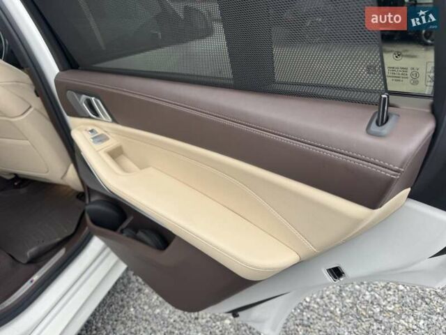 Белый БМВ X7, объемом двигателя 2.99 л и пробегом 98 тыс. км за 79000 $, фото 75 на Automoto.ua