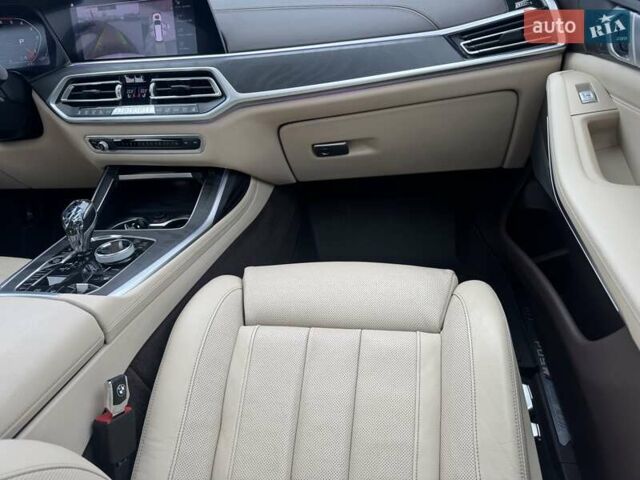 Белый БМВ X7, объемом двигателя 2.99 л и пробегом 98 тыс. км за 79000 $, фото 77 на Automoto.ua