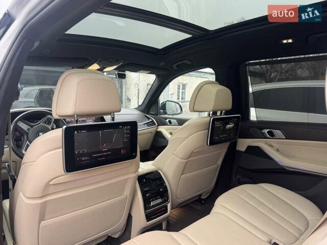 Белый БМВ X7, объемом двигателя 2.99 л и пробегом 98 тыс. км за 79000 $, фото 48 на Automoto.ua