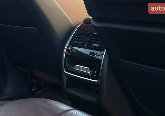 Белый БМВ X7, объемом двигателя 3 л и пробегом 126 тыс. км за 54000 $, фото 19 на Automoto.ua