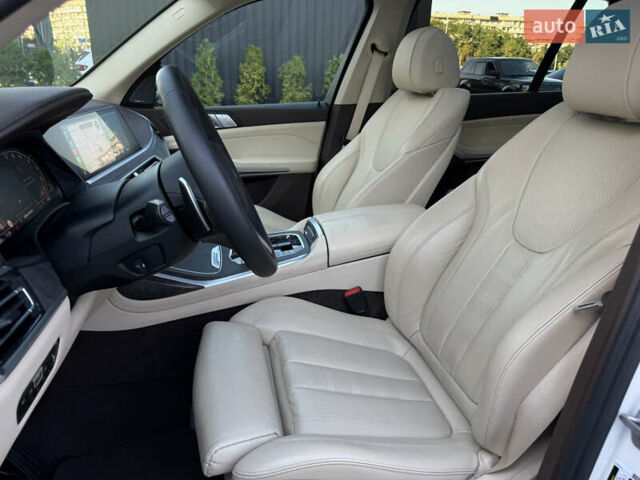 Белый БМВ X7, объемом двигателя 3 л и пробегом 109 тыс. км за 67000 $, фото 68 на Automoto.ua