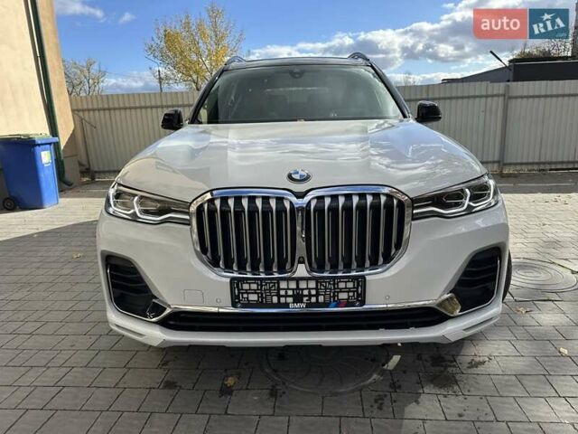 Белый БМВ X7, объемом двигателя 3 л и пробегом 67 тыс. км за 59500 $, фото 4 на Automoto.ua