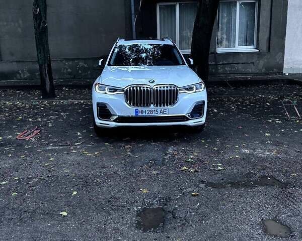 Белый БМВ X7, объемом двигателя 3 л и пробегом 156 тыс. км за 58000 $, фото 2 на Automoto.ua
