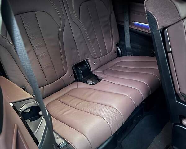 Белый БМВ X7, объемом двигателя 3 л и пробегом 156 тыс. км за 58000 $, фото 28 на Automoto.ua