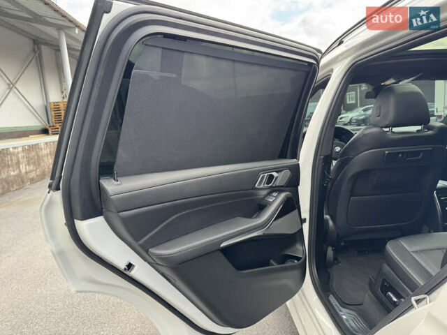 Білий БМВ X7, об'ємом двигуна 3 л та пробігом 166 тис. км за 64500 $, фото 55 на Automoto.ua