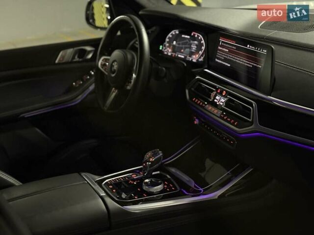 Белый БМВ X7, объемом двигателя 4.39 л и пробегом 99 тыс. км за 71900 $, фото 26 на Automoto.ua