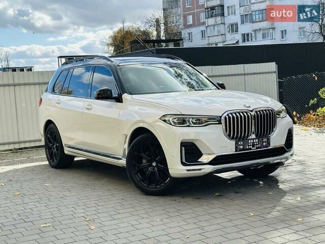 Белый БМВ X7, объемом двигателя 3 л и пробегом 67 тыс. км за 59500 $, фото 2 на Automoto.ua