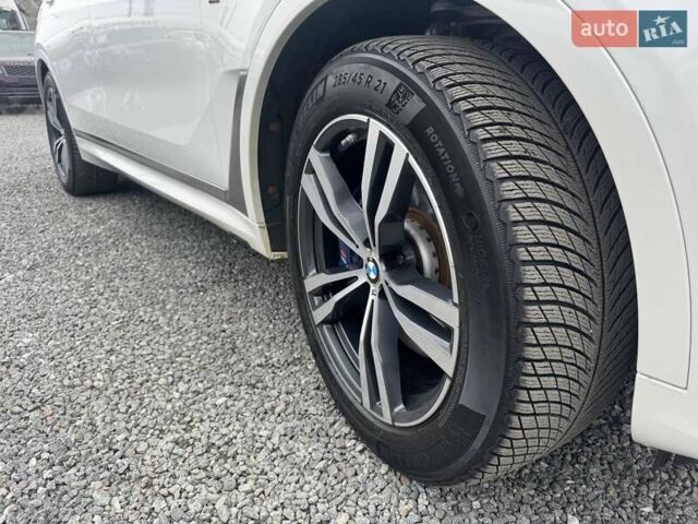 Белый БМВ X7, объемом двигателя 2.99 л и пробегом 98 тыс. км за 79000 $, фото 115 на Automoto.ua
