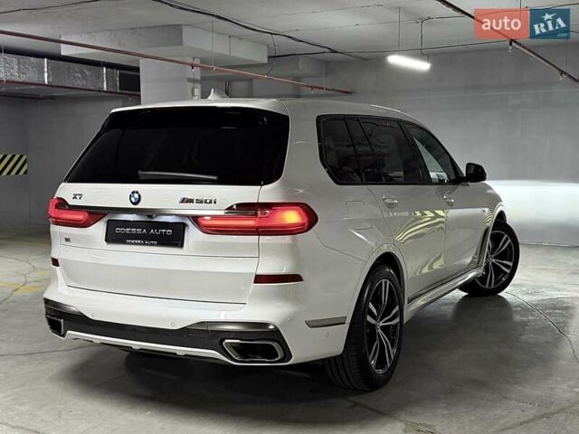 Белый БМВ X7, объемом двигателя 4.39 л и пробегом 99 тыс. км за 71900 $, фото 12 на Automoto.ua