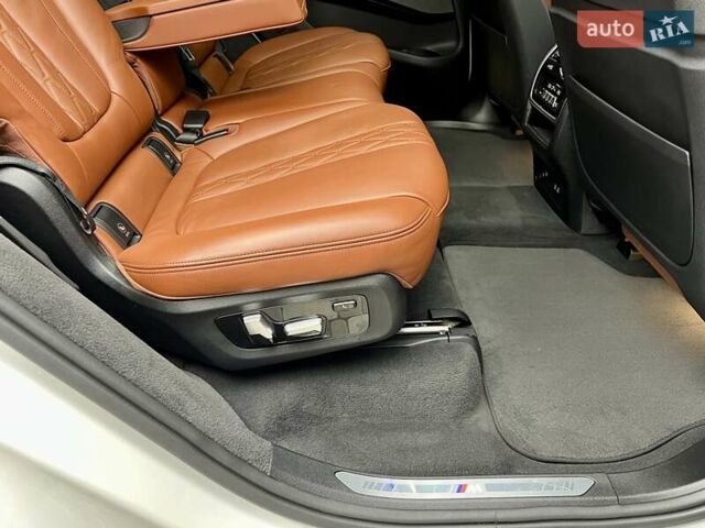 Белый БМВ X7, объемом двигателя 4.39 л и пробегом 68 тыс. км за 68900 $, фото 56 на Automoto.ua