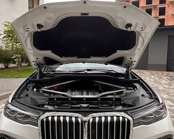 Белый БМВ X7, объемом двигателя 2.99 л и пробегом 99 тыс. км за 71999 $, фото 18 на Automoto.ua