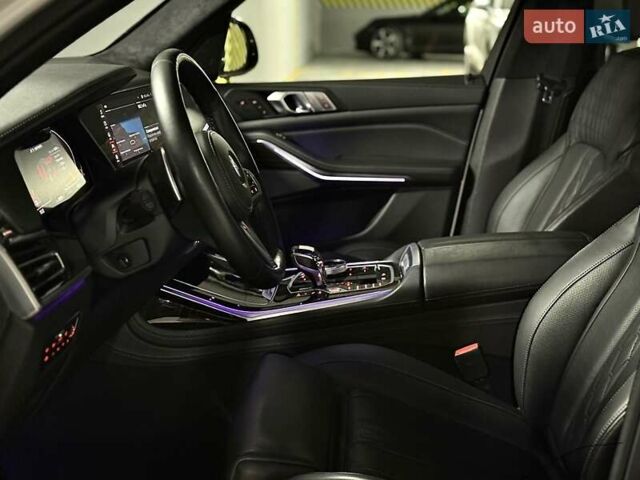 Белый БМВ X7, объемом двигателя 4.39 л и пробегом 99 тыс. км за 71900 $, фото 15 на Automoto.ua