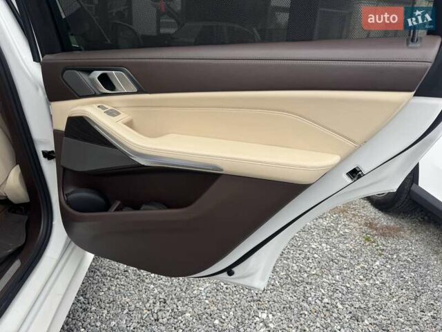 Белый БМВ X7, объемом двигателя 2.99 л и пробегом 98 тыс. км за 79000 $, фото 74 на Automoto.ua