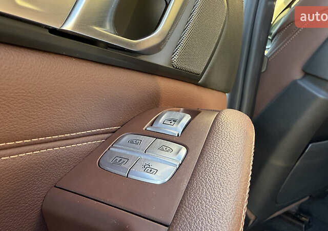 Белый БМВ X7, объемом двигателя 3 л и пробегом 126 тыс. км за 54000 $, фото 12 на Automoto.ua