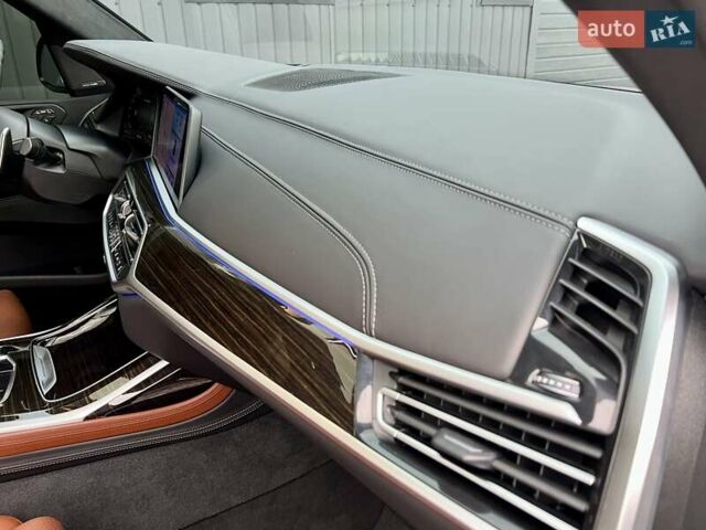 Белый БМВ X7, объемом двигателя 4.39 л и пробегом 68 тыс. км за 68900 $, фото 67 на Automoto.ua