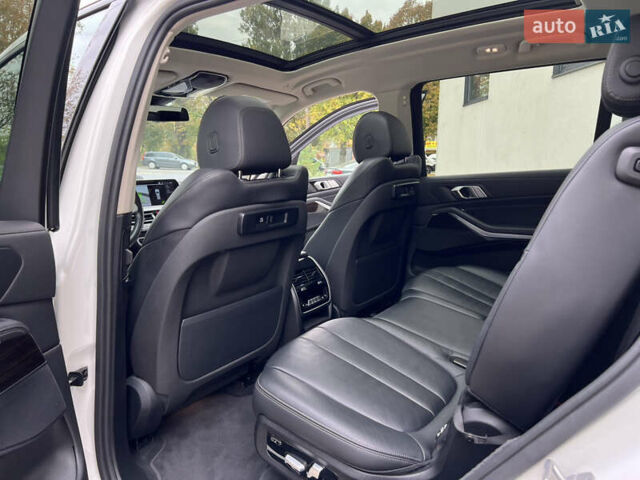 Білий БМВ X7, об'ємом двигуна 3 л та пробігом 130 тис. км за 53500 $, фото 26 на Automoto.ua