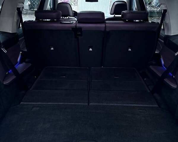 Белый БМВ X7, объемом двигателя 3 л и пробегом 156 тыс. км за 58000 $, фото 30 на Automoto.ua