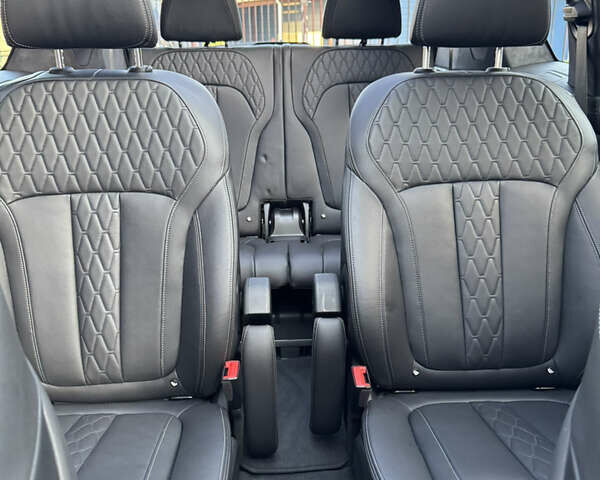 Белый БМВ X7, объемом двигателя 3 л и пробегом 75 тыс. км за 74000 $, фото 39 на Automoto.ua