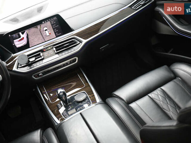 Белый БМВ X7, объемом двигателя 2.99 л и пробегом 141 тыс. км за 61000 $, фото 48 на Automoto.ua