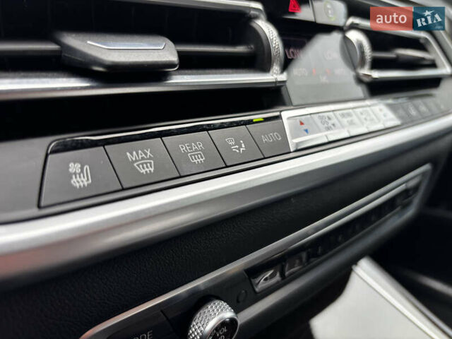 Белый БМВ X7, объемом двигателя 4.39 л и пробегом 129 тыс. км за 65500 $, фото 24 на Automoto.ua