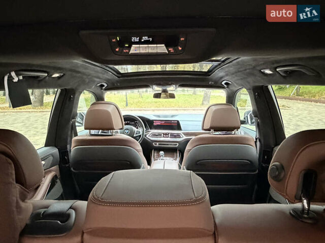 Белый БМВ X7, объемом двигателя 4.39 л и пробегом 130 тыс. км за 66000 $, фото 32 на Automoto.ua