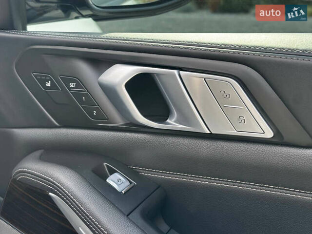 Білий БМВ X7, об'ємом двигуна 4.39 л та пробігом 129 тис. км за 61900 $, фото 39 на Automoto.ua