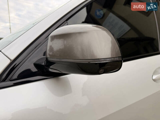 Белый БМВ X7, объемом двигателя 4.39 л и пробегом 130 тыс. км за 66000 $, фото 19 на Automoto.ua