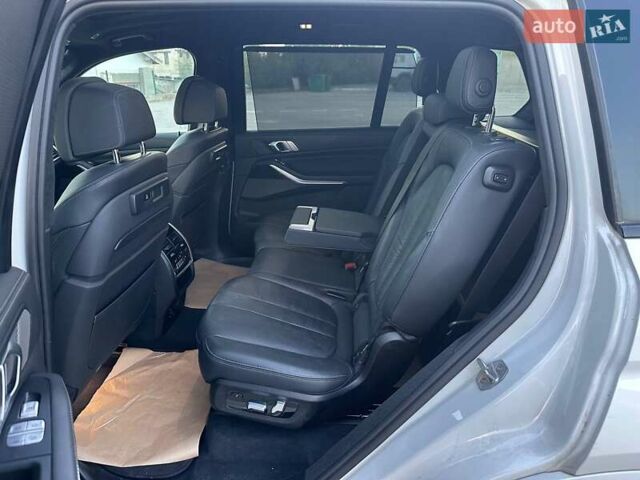 Белый БМВ X7, объемом двигателя 4.39 л и пробегом 126 тыс. км за 58500 $, фото 15 на Automoto.ua