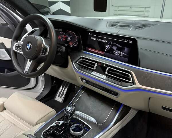 Белый БМВ X7, объемом двигателя 4.39 л и пробегом 41 тыс. км за 85500 $, фото 62 на Automoto.ua