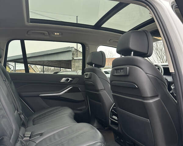 Белый БМВ X7, объемом двигателя 3 л и пробегом 154 тыс. км за 48999 $, фото 124 на Automoto.ua