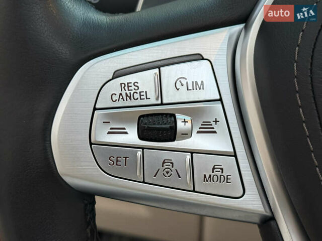 Белый БМВ X7, объемом двигателя 2.99 л и пробегом 83 тыс. км за 83000 $, фото 76 на Automoto.ua