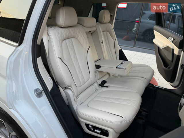 Белый БМВ X7, объемом двигателя 2.99 л и пробегом 83 тыс. км за 86000 $, фото 56 на Automoto.ua