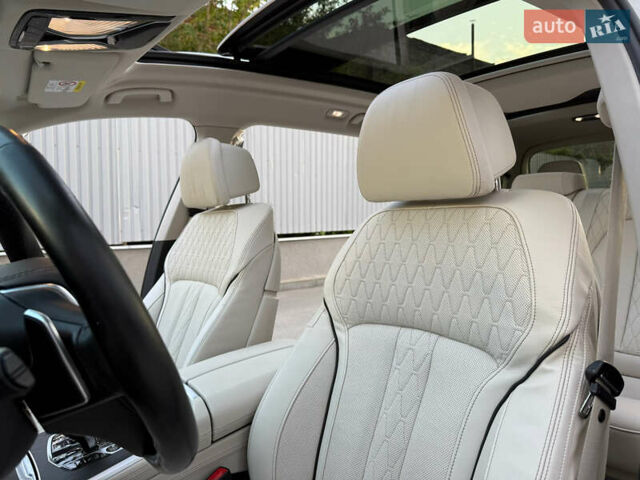 Белый БМВ X7, объемом двигателя 2.99 л и пробегом 83 тыс. км за 83000 $, фото 44 на Automoto.ua