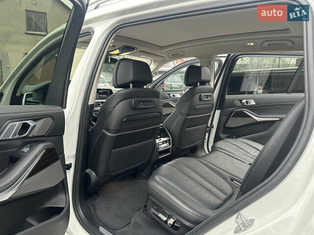 Белый БМВ X7, объемом двигателя 3 л и пробегом 154 тыс. км за 48999 $, фото 95 на Automoto.ua