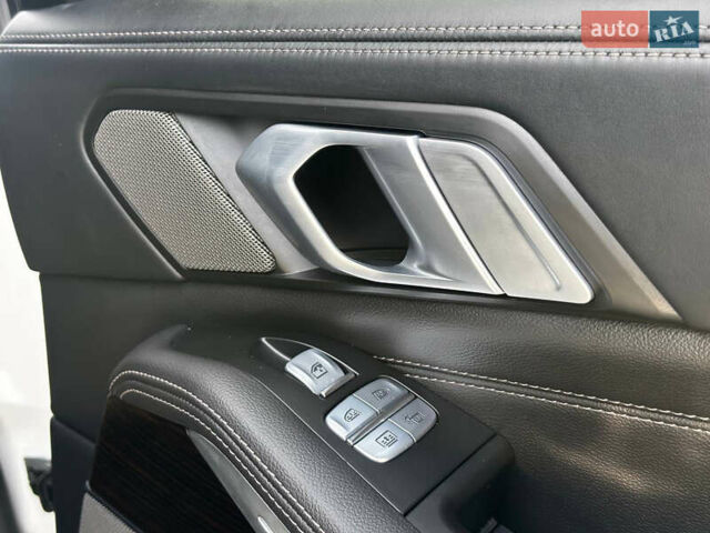 Білий БМВ X7, об'ємом двигуна 4.39 л та пробігом 129 тис. км за 61900 $, фото 36 на Automoto.ua