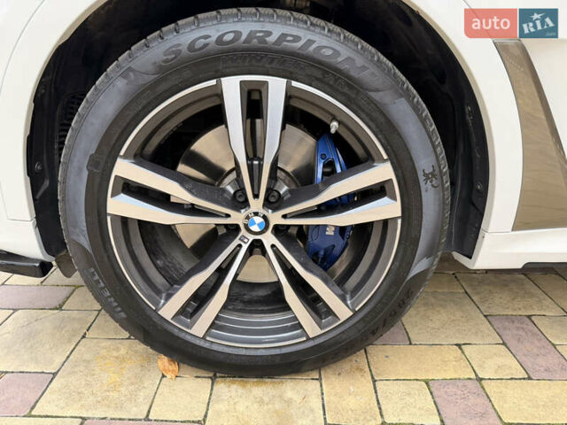 Белый БМВ X7, объемом двигателя 4.39 л и пробегом 130 тыс. км за 66000 $, фото 18 на Automoto.ua