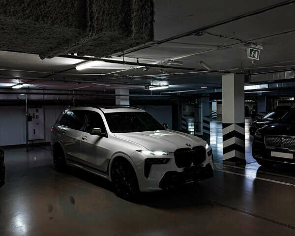 Белый БМВ X7, объемом двигателя 4.39 л и пробегом 41 тыс. км за 85500 $, фото 8 на Automoto.ua