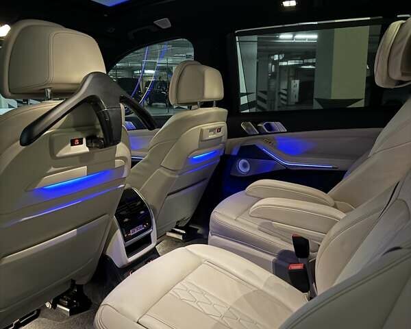 Белый БМВ X7, объемом двигателя 4.39 л и пробегом 41 тыс. км за 85500 $, фото 58 на Automoto.ua