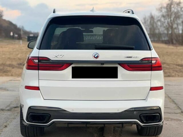 Белый БМВ X7, объемом двигателя 3 л и пробегом 120 тыс. км за 31000 $, фото 4 на Automoto.ua