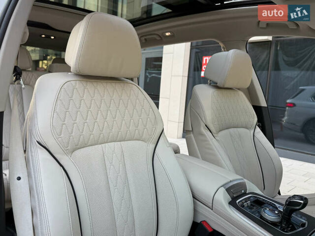 Белый БМВ X7, объемом двигателя 2.99 л и пробегом 83 тыс. км за 86000 $, фото 48 на Automoto.ua