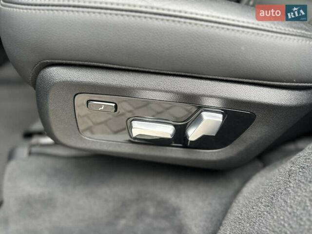 Белый БМВ X7, объемом двигателя 3 л и пробегом 154 тыс. км за 48999 $, фото 83 на Automoto.ua