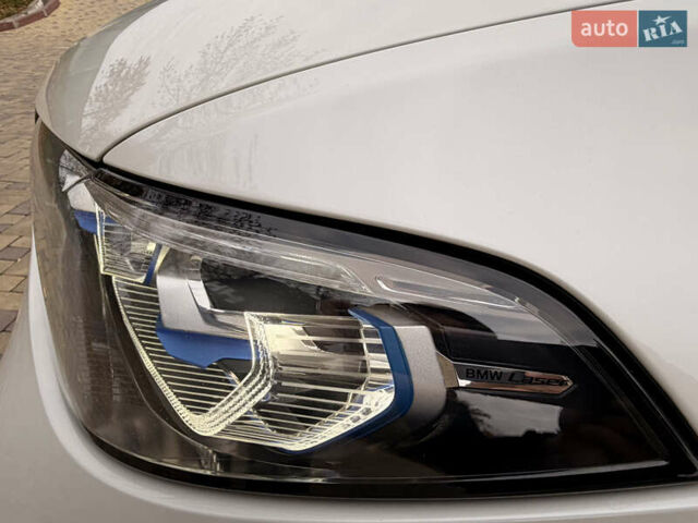 Белый БМВ X7, объемом двигателя 4.39 л и пробегом 130 тыс. км за 66000 $, фото 15 на Automoto.ua