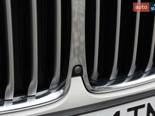 Белый БМВ X7, объемом двигателя 2.99 л и пробегом 141 тыс. км за 61000 $, фото 7 на Automoto.ua