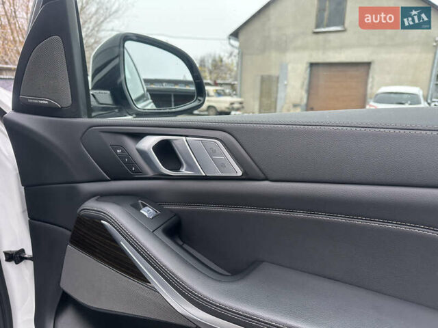 Белый БМВ X7, объемом двигателя 3 л и пробегом 154 тыс. км за 48999 $, фото 107 на Automoto.ua